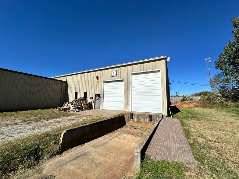 More Photos Of 600 N Long St, Salisbury Warehouse For Lease