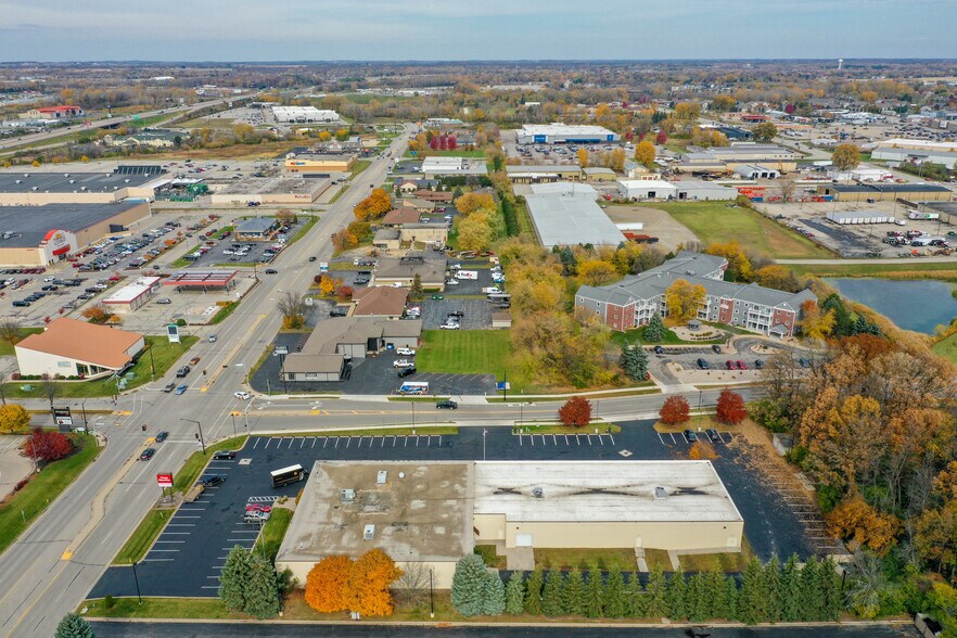 More Photos Of 500-520 N Westhill Blvd, Appleton Storefront Retail Office For Sale