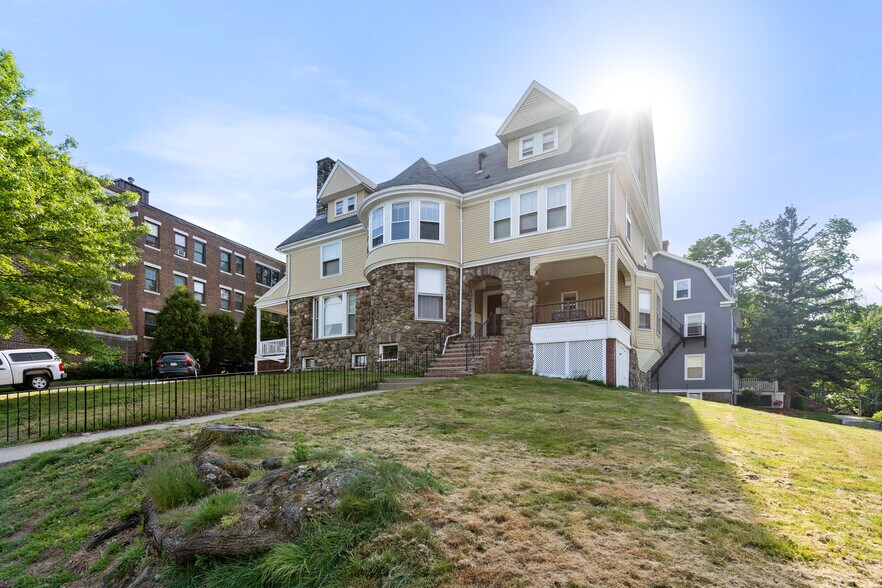 More Photos Of 14 Chiswick Rd, Brighton Apartments For Sale