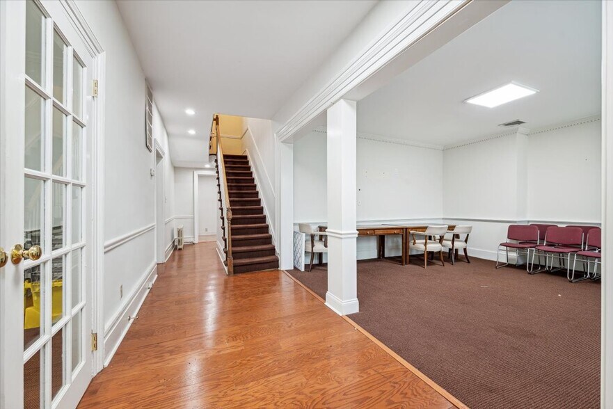 More Photos Of 345 US-202, Bedminster Office For Lease