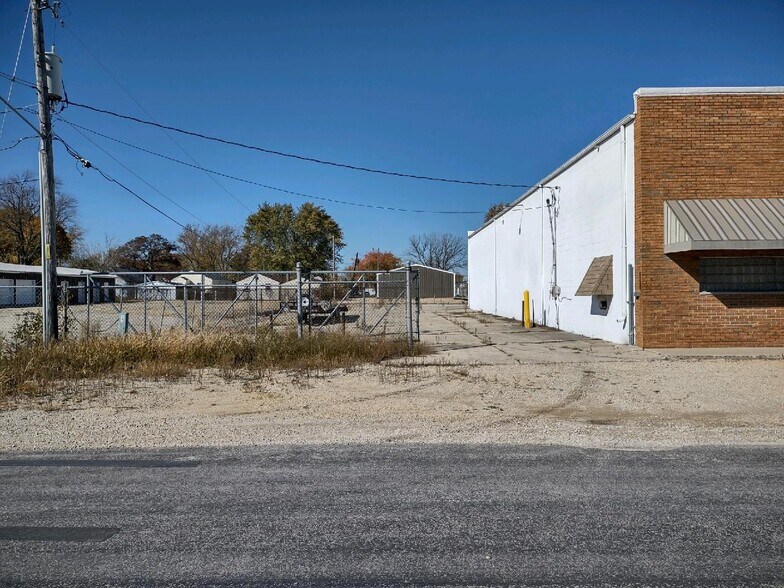 More Photos Of 103 Quarry Rd, Rochelle Warehouse For Sale