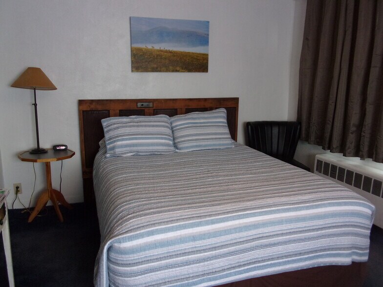 More Photos Of 308 S Main St, Darby Hotel For Sale