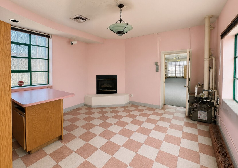 More Photos Of 4019 4th St NW, Albuquerque Freestanding For Sale