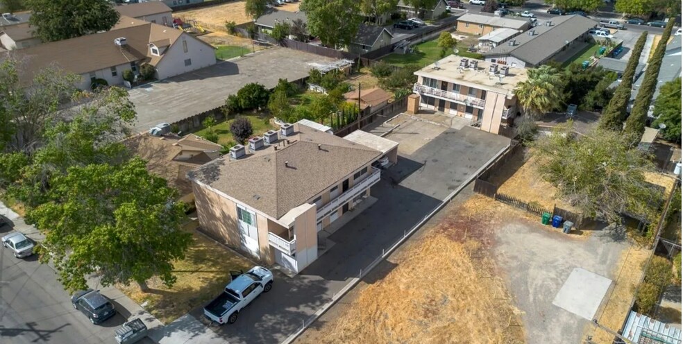 More Photos Of 218 W K St, Los Banos Apartments For Sale