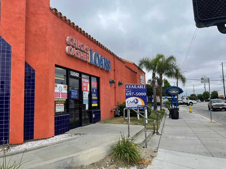 More Photos Of 13528-13542 Lakewood Blvd, Bellflower Freestanding For Lease
