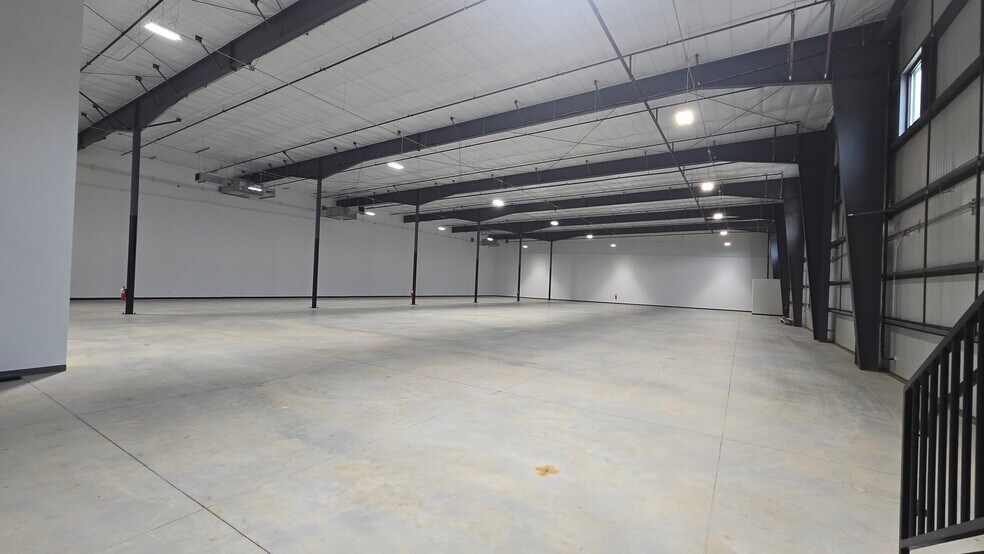 More Photos Of 168 Thunder Rd, Mooresville Light Manufacturing For Lease