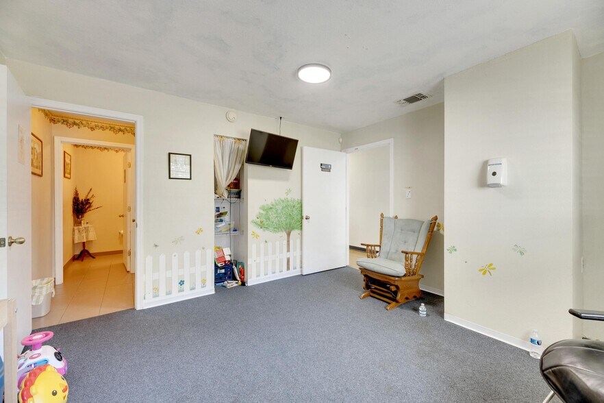 More Photos Of 3001 S Kings Ave, Brandon Religious Facility For Sale