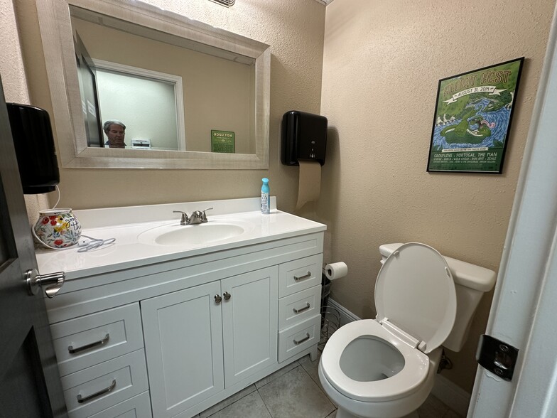 More Photos Of 12343 Hymeadow Dr, Austin Office Residential For Sale