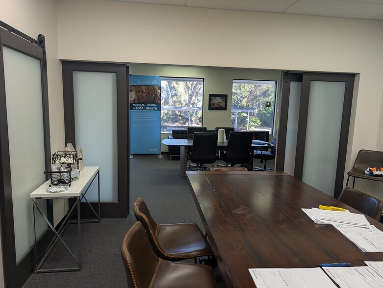 More Photos Of 5905 Johns Rd, Tampa Warehouse For Lease