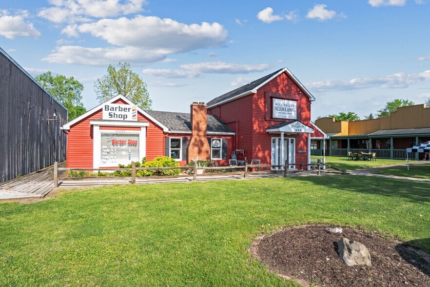 More Photos Of 1449 S Milford Rd, Highland Township Storefront Retail Residential For Lease