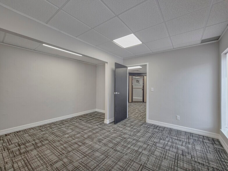 More Photos Of 6001 Nw Expressway, Oklahoma City Office For Sale