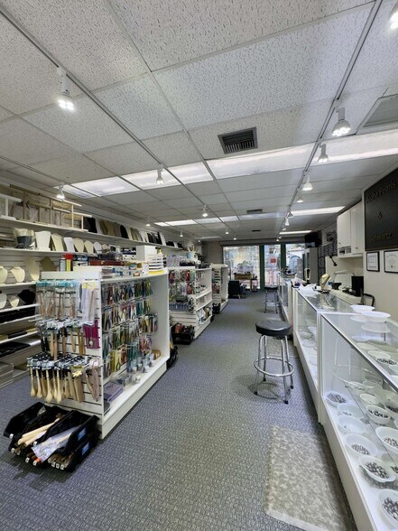 More Photos Of 73350 El Paseo, Palm Desert Storefront Retail Office For Sale