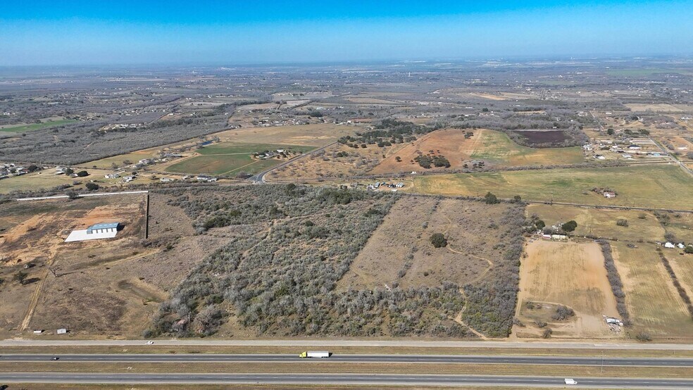 More Photos Of 17963 Interstate 35 Access Rd, Lytle Land For Sale