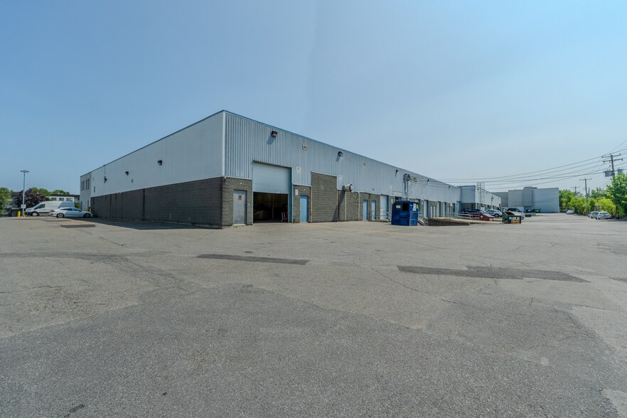 More Photos Of 8552-8678 Boul Pie-IX, Montréal Warehouse For Lease