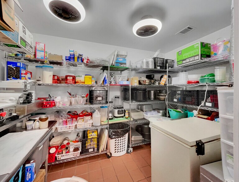 More Photos Of 9 Callaway Dr, Crawford Restaurant For Sale