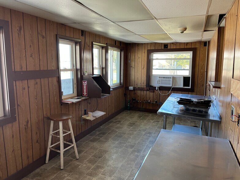 More Photos Of 17307 Route 36, Punxsutawney Specialty For Sale