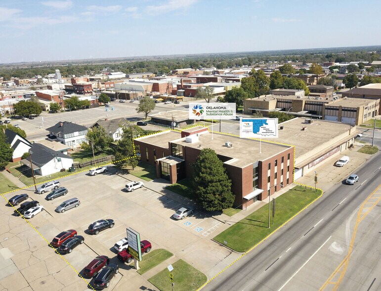 Primary Photo Of 1222 10th St, Woodward Office For Sale