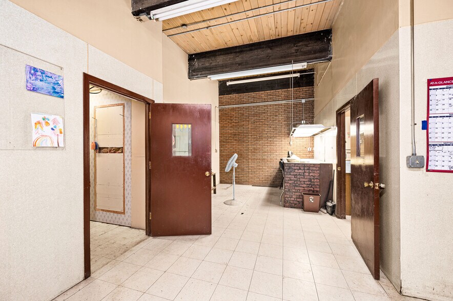 More Photos Of 350 Garfield Ave, Duluth Warehouse For Lease