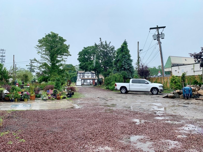 More Photos Of 229 N Main St, Sayville Storefront For Sale