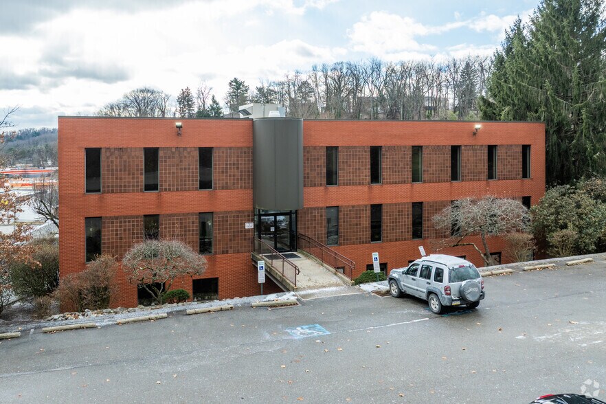 More Photos Of 2414 Lytle Rd, Bethel Park Office For Lease