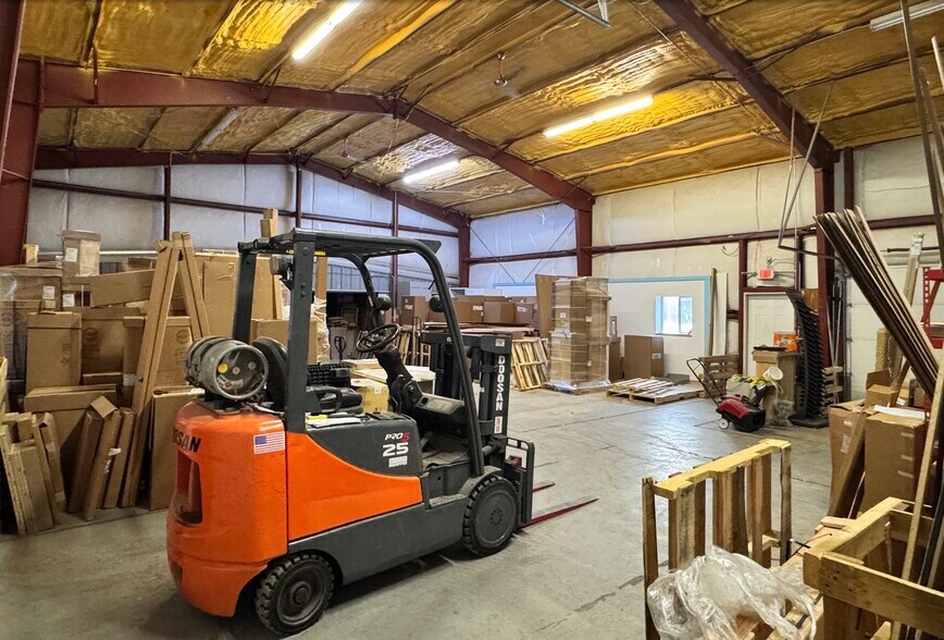 More Photos Of 162 Kelly Rd, Kalispell Flex For Lease