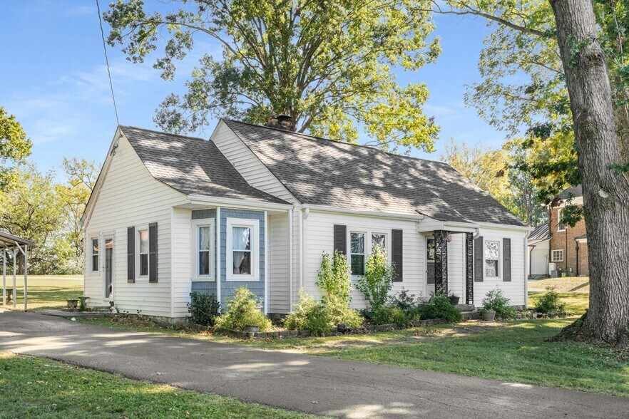 More Photos Of , Lewisburg Specialty For Sale