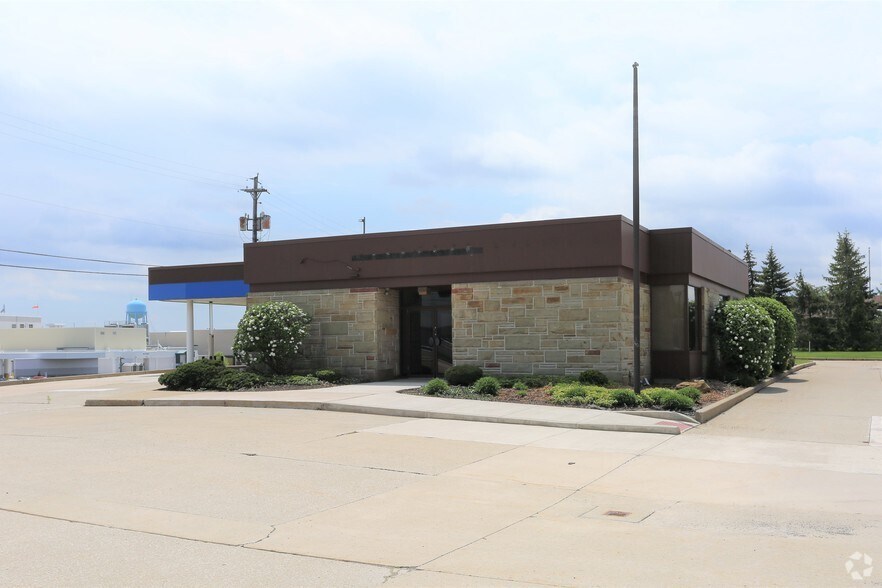Primary Photo Of 2281 W 4th St, Mansfield Office For Sale