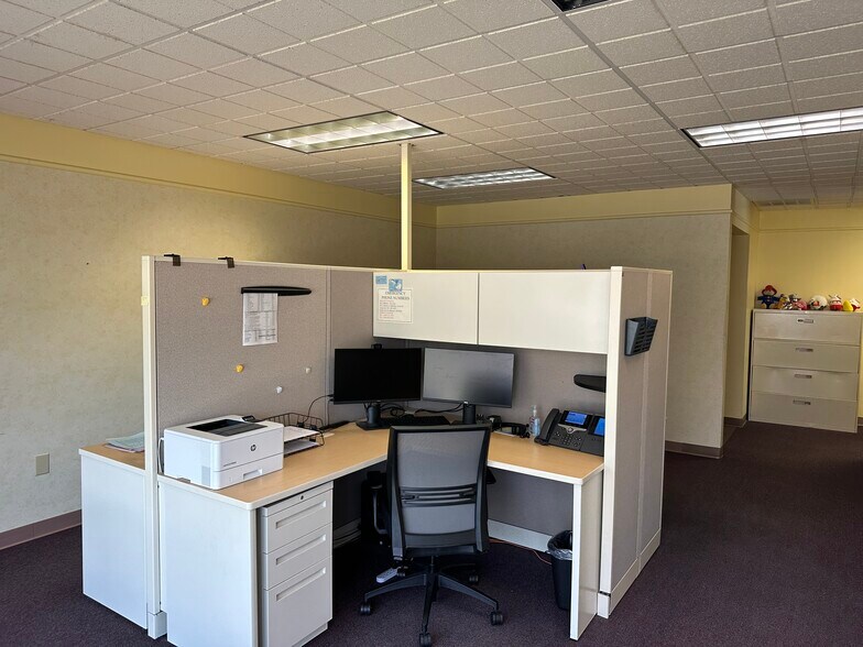 More Photos Of 2303 Executive Cir, Greenville Medical For Sale