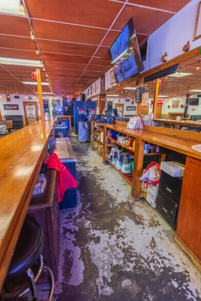 More Photos Of 52 Main St, Barwick Light Manufacturing For Sale