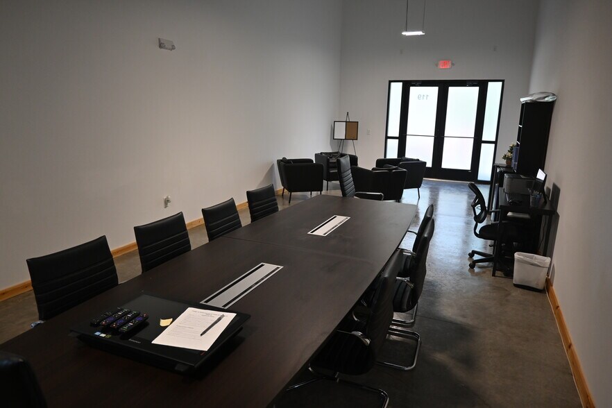 More Photos Of 3370 Rouse Rd, Orlando Storefront For Sale