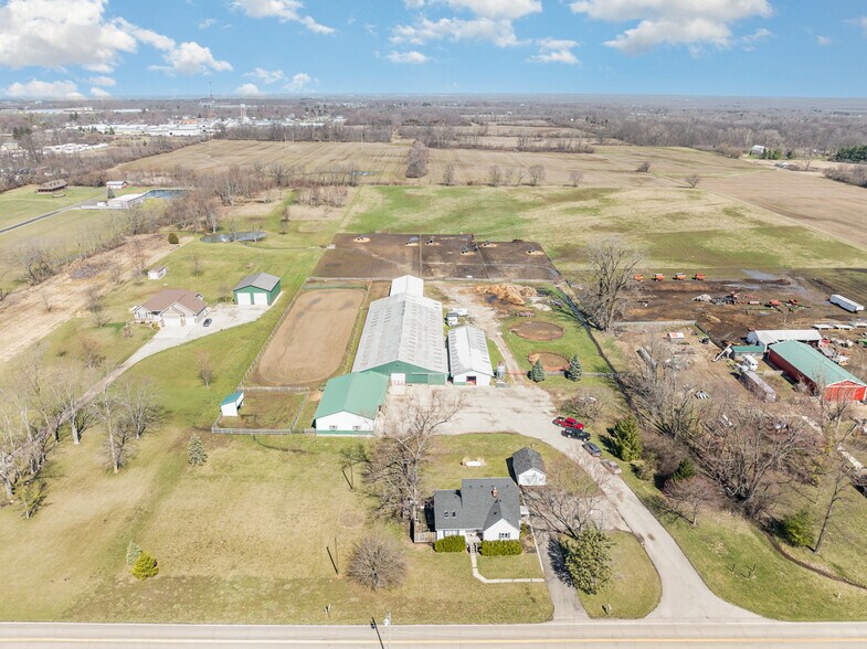 More Photos Of 7195 Singer Rd, Dayton Horse Stables For Sale