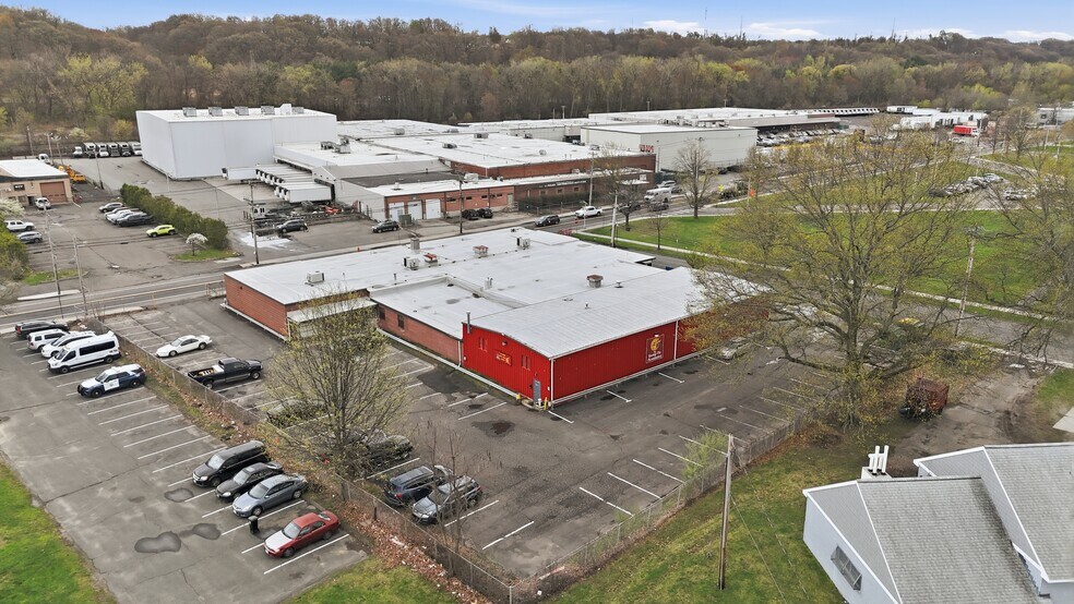 More Photos Of 680 Meadow St, Chicopee Manufacturing For Lease