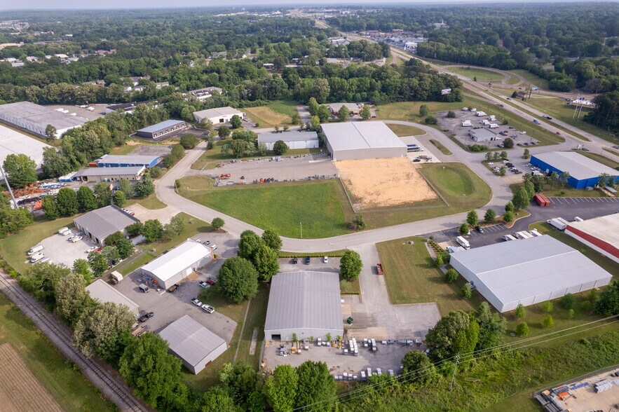More Photos Of 176 Commerce Center Cir, Jackson Flex For Lease