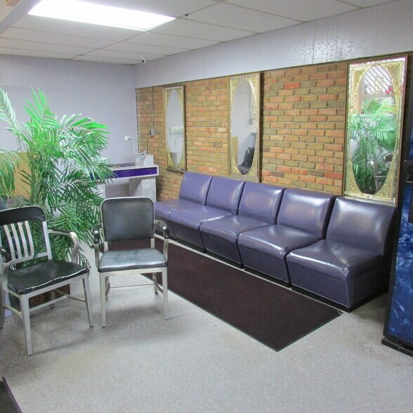More Photos Of 4694 Free Pike, Dayton Freestanding For Sale