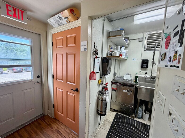 More Photos Of 10649 Bay Shore Dr, Sister Bay Restaurant For Sale