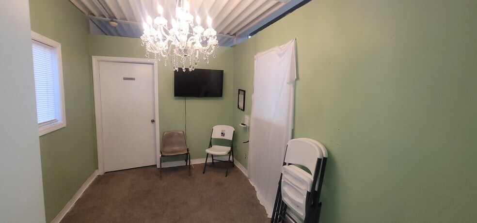 More Photos Of 3646-3678 Culebra Rd, San Antonio Unknown For Lease