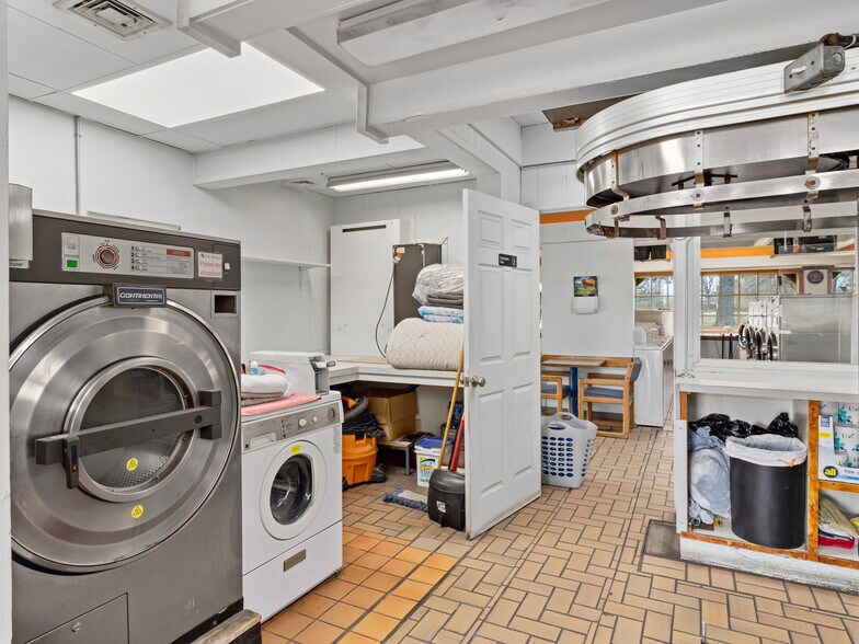 More Photos Of 2669 W Eisenhower Blvd, Loveland Freestanding For Sale