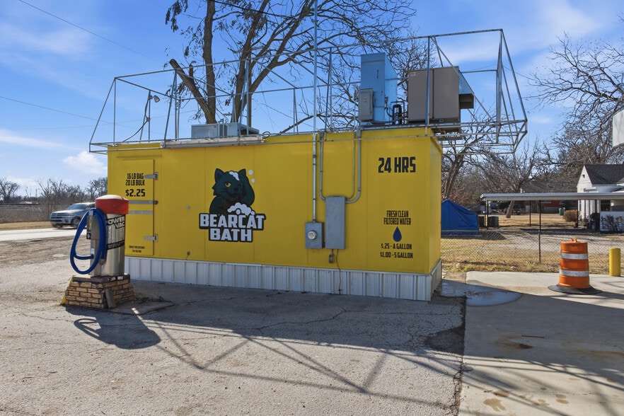 More Photos Of 703 Avenue E, Moody Specialty For Sale