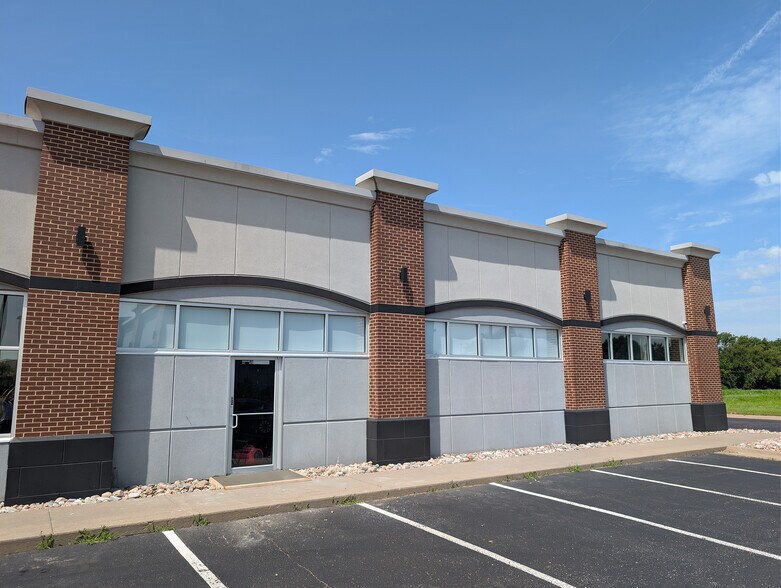More Photos Of 7335 W 33rd St, Wichita Industrial For Lease