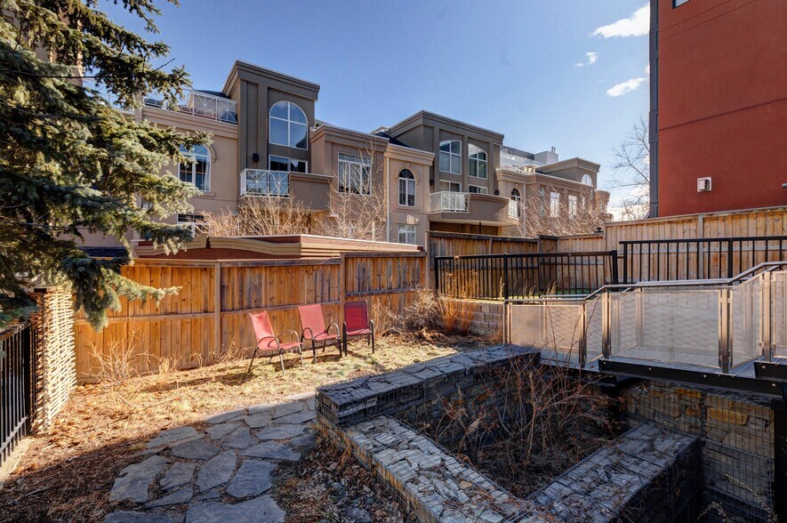 More Photos Of 1812 14A St SW, Calgary Office Residential For Sale