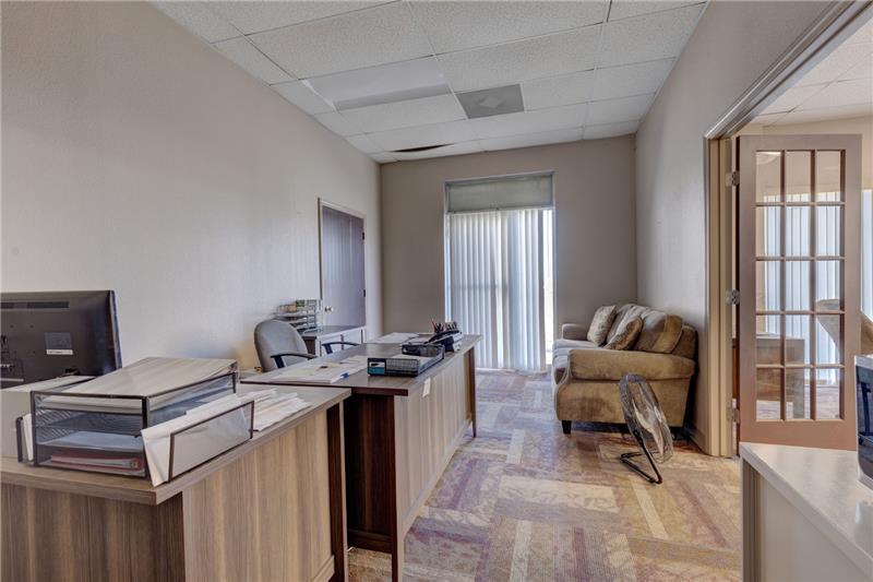 More Photos Of 6220-6226 Raytown Rd, Raytown Flex For Sale