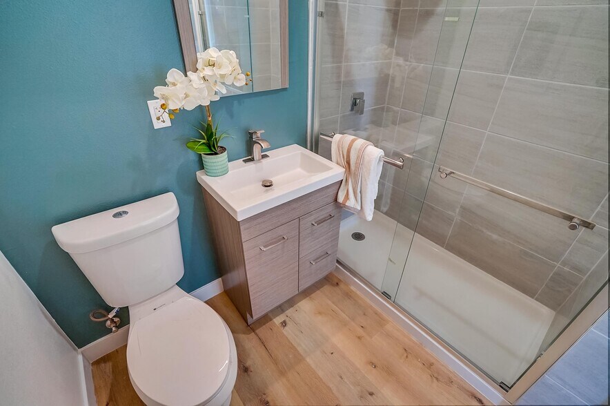 More Photos Of 1208 Daisy Ave, Long Beach Apartments For Sale