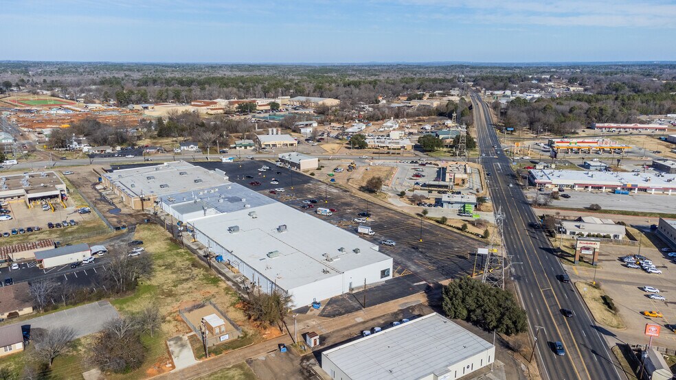 More Photos Of 98-110 Midtown Dr, Kilgore Unknown For Lease