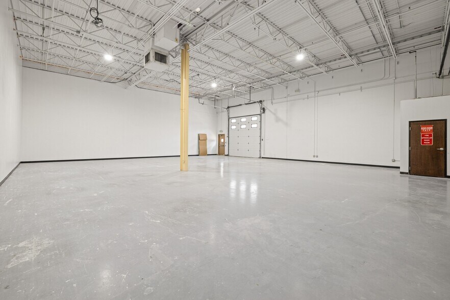 More Photos Of 190 N Bagdad Rd, Leander Unknown For Lease