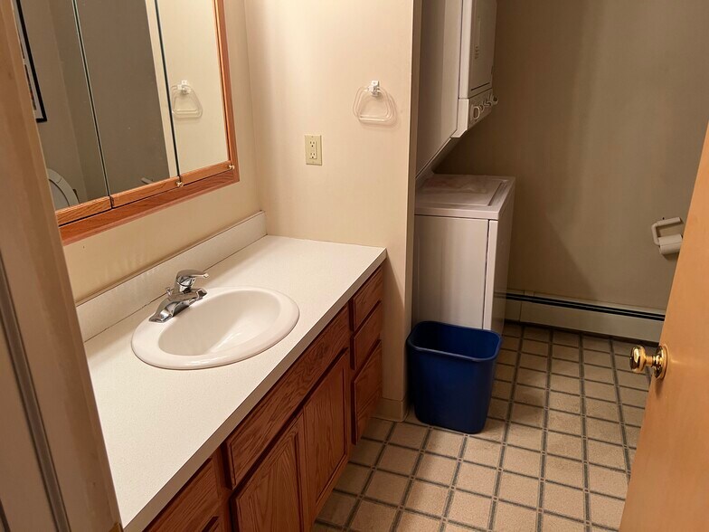 More Photos Of 102 E Station Ave, Coopersburg Office For Lease