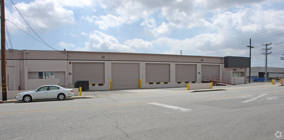 More Photos Of 4200-4210 Charter St, Vernon Warehouse For Lease