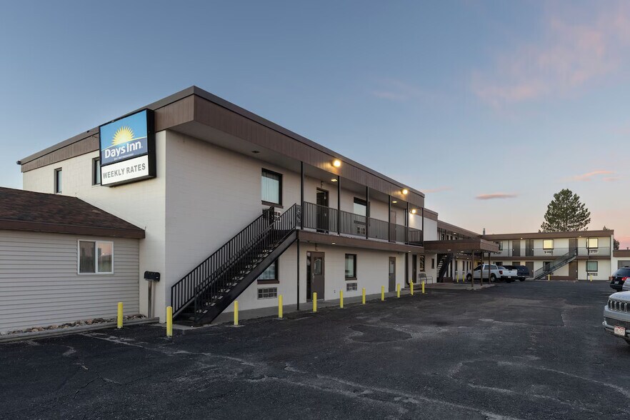 More Photos Of 109 16th St, Wheatland Hotel For Sale