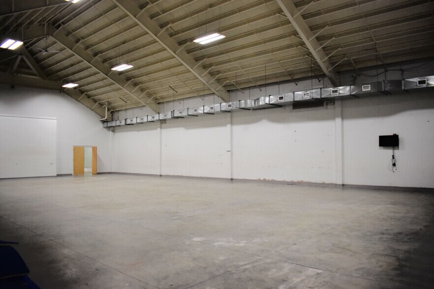 More Photos Of 24 Holt Dr, Stony Point Self Storage For Lease