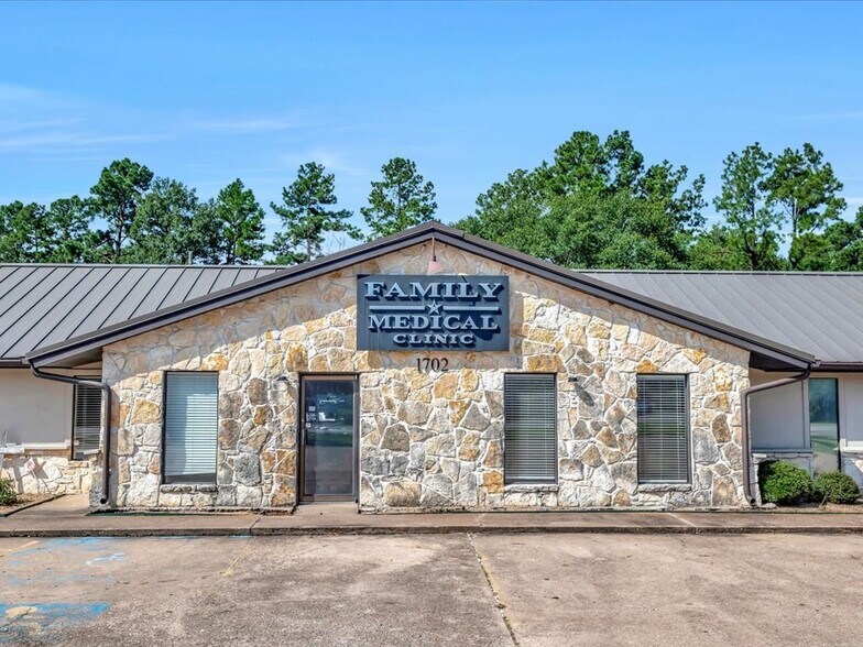 More Photos Of 1702 E Denman Ave, Lufkin Medical For Lease