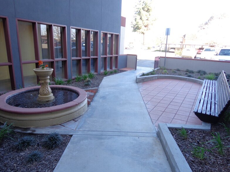 More Photos Of 3550 Q St, Bakersfield Office For Sale